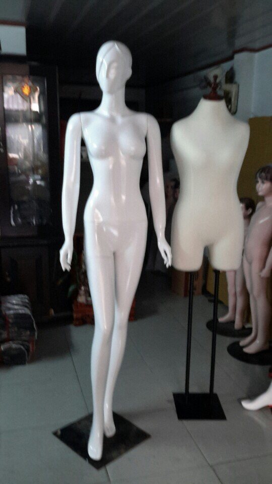 Manocanh tay nhá»±a cÃ³ máº·t mÃ¹